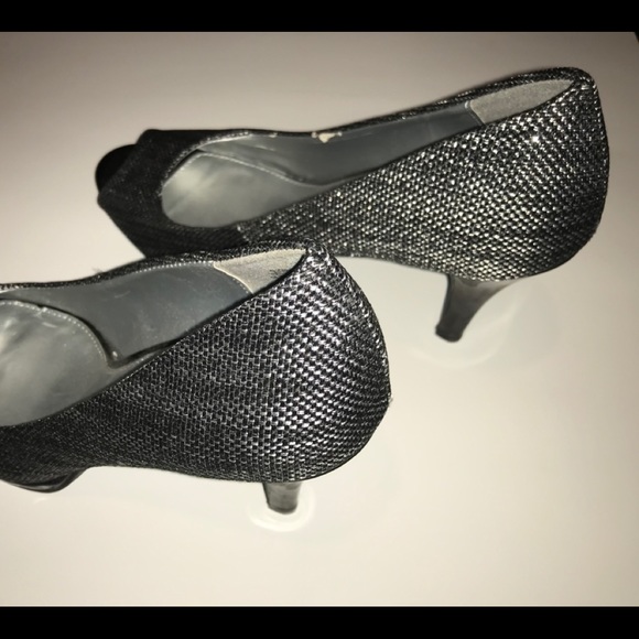 Women’s size (11m)Sam and Libby shoes - Picture 6 of 10